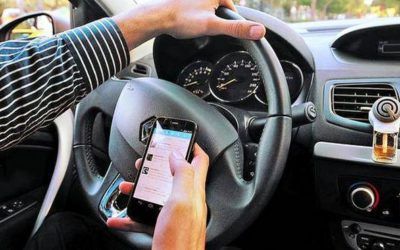 Aumentan un 5,2% las sanciones por usar el móvil conduciendo en Málaga